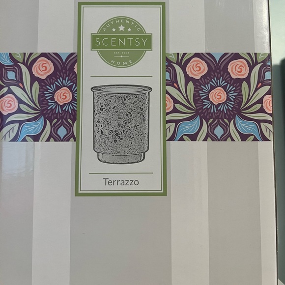 Scentsy terrazzo warmer - Picture 2 of 2